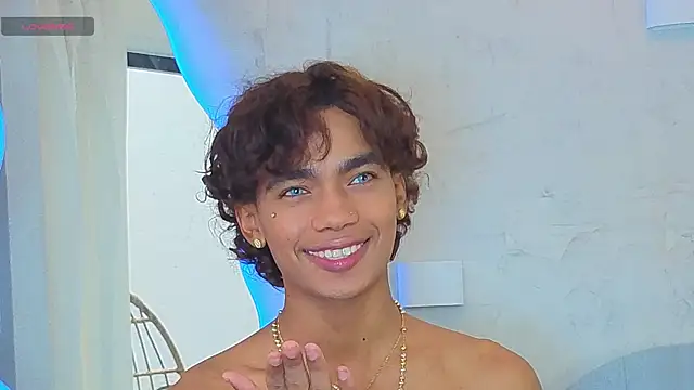 AlanCutee webcam