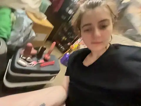 Snowbunnycake_131 webcam