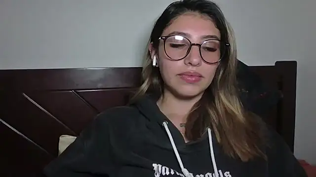 AliceTeenager___ webcam