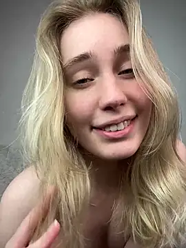 LovelyMiu webcam