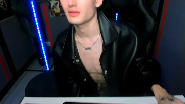 Lucas_Moran webcam