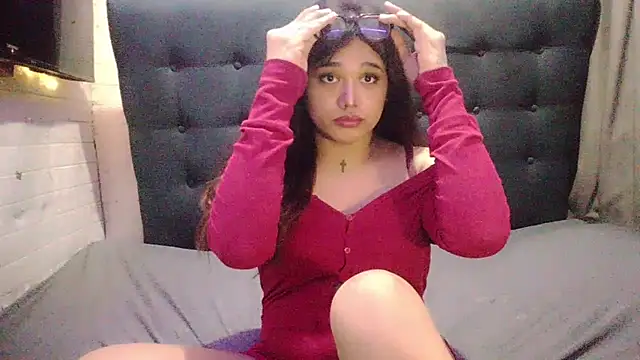 Model: Ur_WifeyMarie