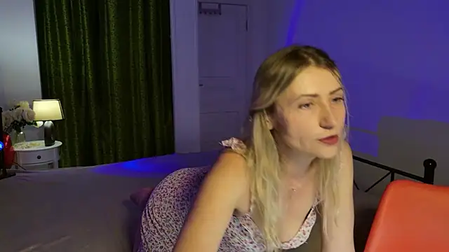 ZoeGrant webcam