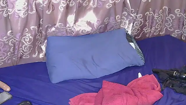 Sweethoneyglow webcam