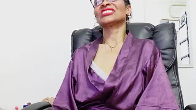 Aries_Mature webcam