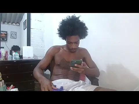 Larry-n-clouds webcam