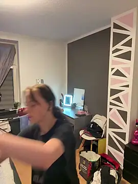 Queenadri webcam