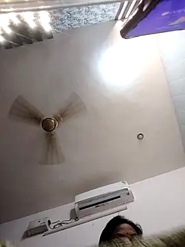 Cute-Janvi20 webcam