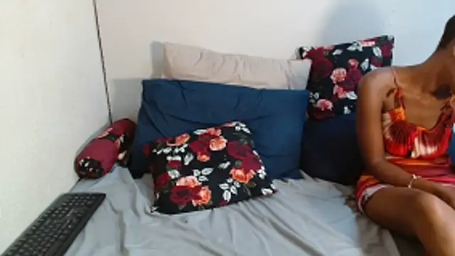 KittyPussyZA webcam