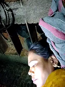 Pooja750 webcam
