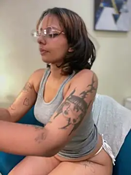 LeylaKnox webcam