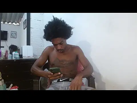 Larry-n-clouds webcam