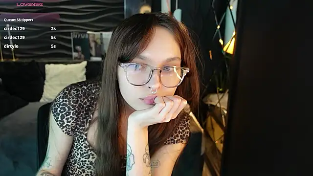 ChloeSunny webcam