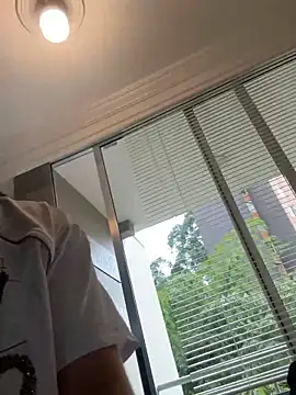 Mau_White webcam