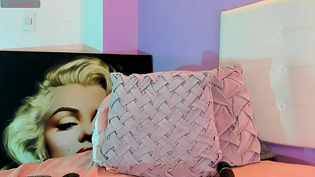Charlotte11-11 webcam