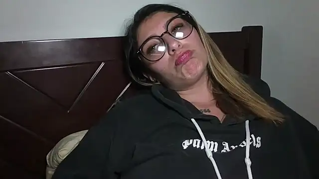 aliceteenager___ - AliceTeenager___'s free webcam - UK Sex Cams
