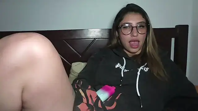 AliceTeenager___ webcam