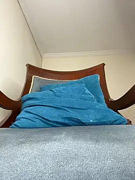 LilaRvsh webcam