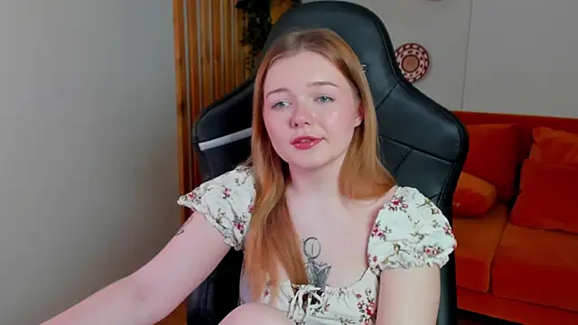 ElinaVale webcam