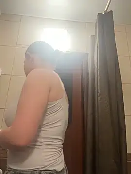 RiaLowelyt webcam