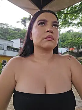 Pretty_Julieta webcam