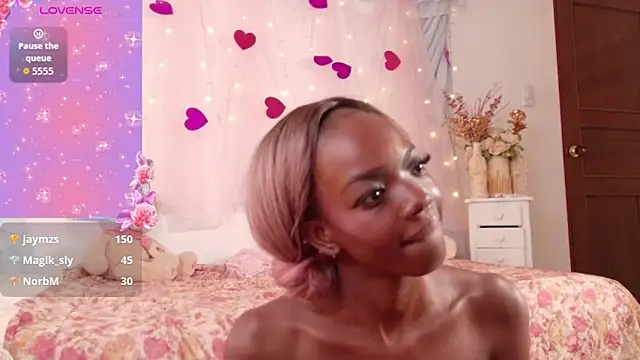 Riri_Blonde10 webcam