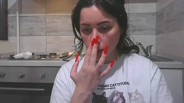 LovelyJulliette webcam