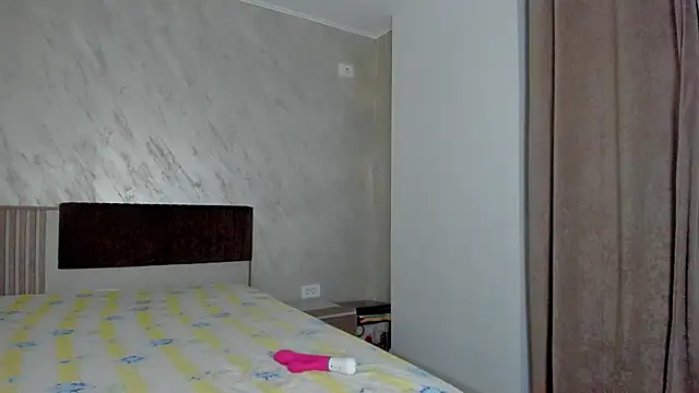AliyaWade_ webcam