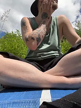Tattoodaddycumslut webcam