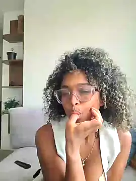BiiancaEstradaa webcam