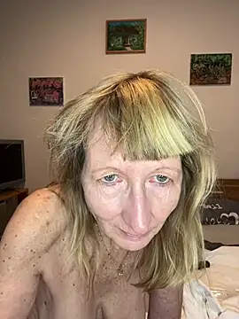 MatureKim webcam