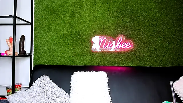 MiaBeeXX webcam