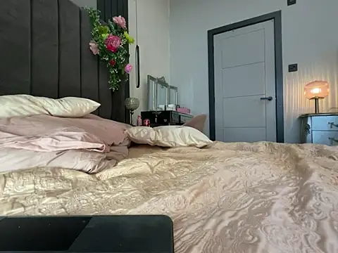 BlondieBarbieBabe webcam