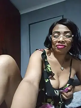 SEXYMOANSXX webcam