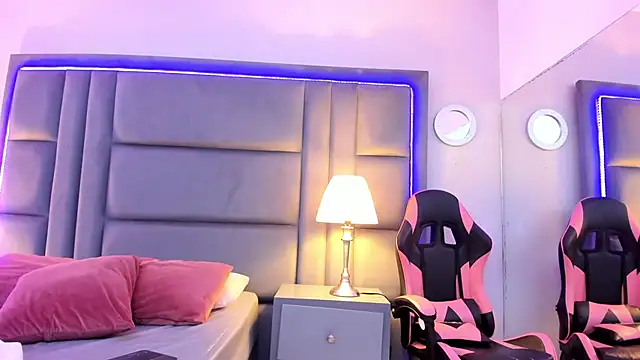 ScarletJons webcam