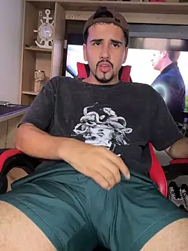 AlexGameplay webcam