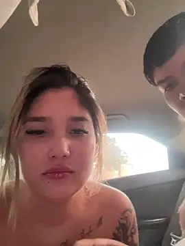 Lyon_and_Kitana webcam