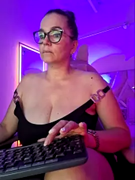 MariaPau_83 webcam