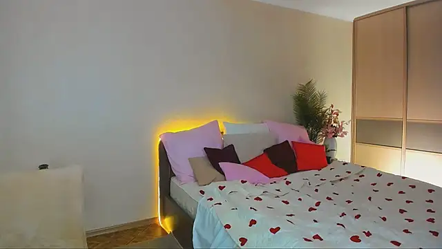 AlluringLookk webcam