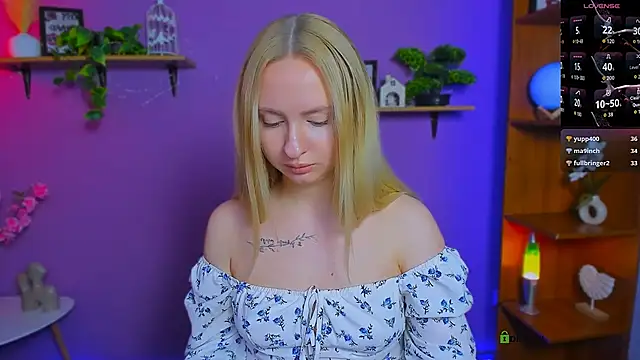 mila_glow1 webcam