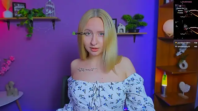 mila_glow1 webcam
