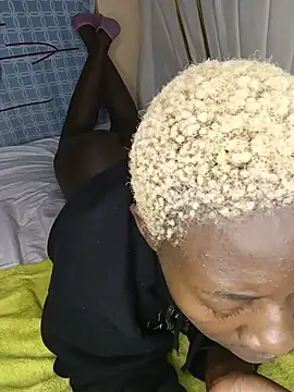 SquirtQueen16 webcam