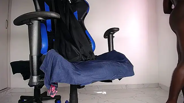 MAXJONES_2