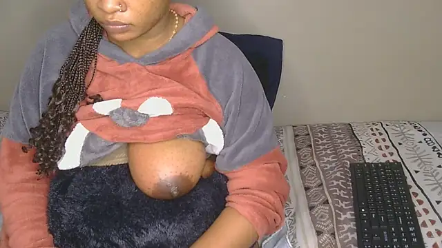 CherieBlushX webcam