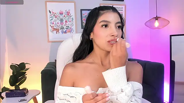 Tiffany_Low webcam