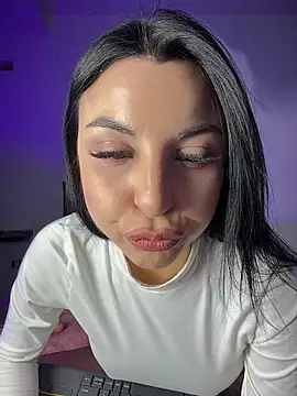 Sasha-Bloom webcam