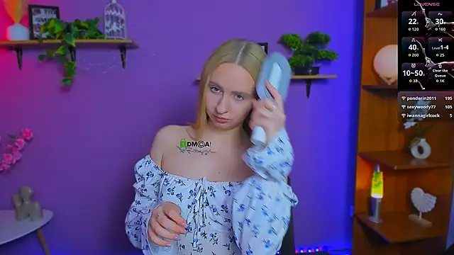 mila_glow1 webcam