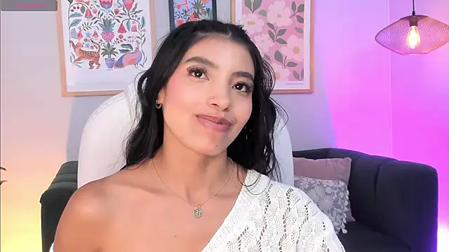 Tiffany_Low webcam