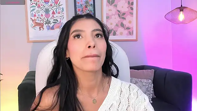 Tiffany_Low webcam