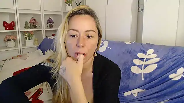 _karolynesyera_ webcam